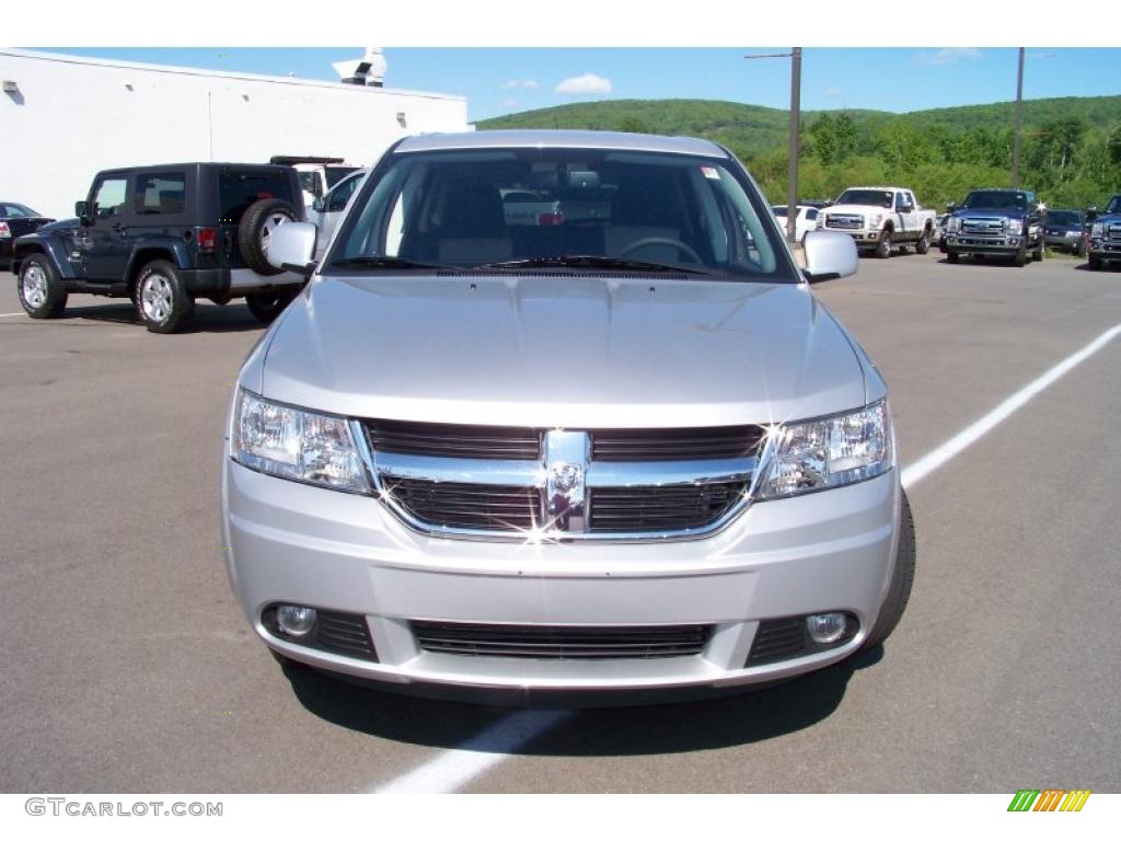 2009 Journey SXT AWD - Bright Silver Metallic / Dark Slate Gray/Light Graystone photo #2