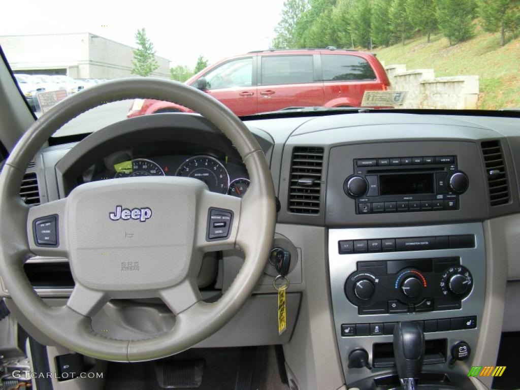 2007 Grand Cherokee Laredo 4x4 - Light Graystone Pearl / Khaki photo #11