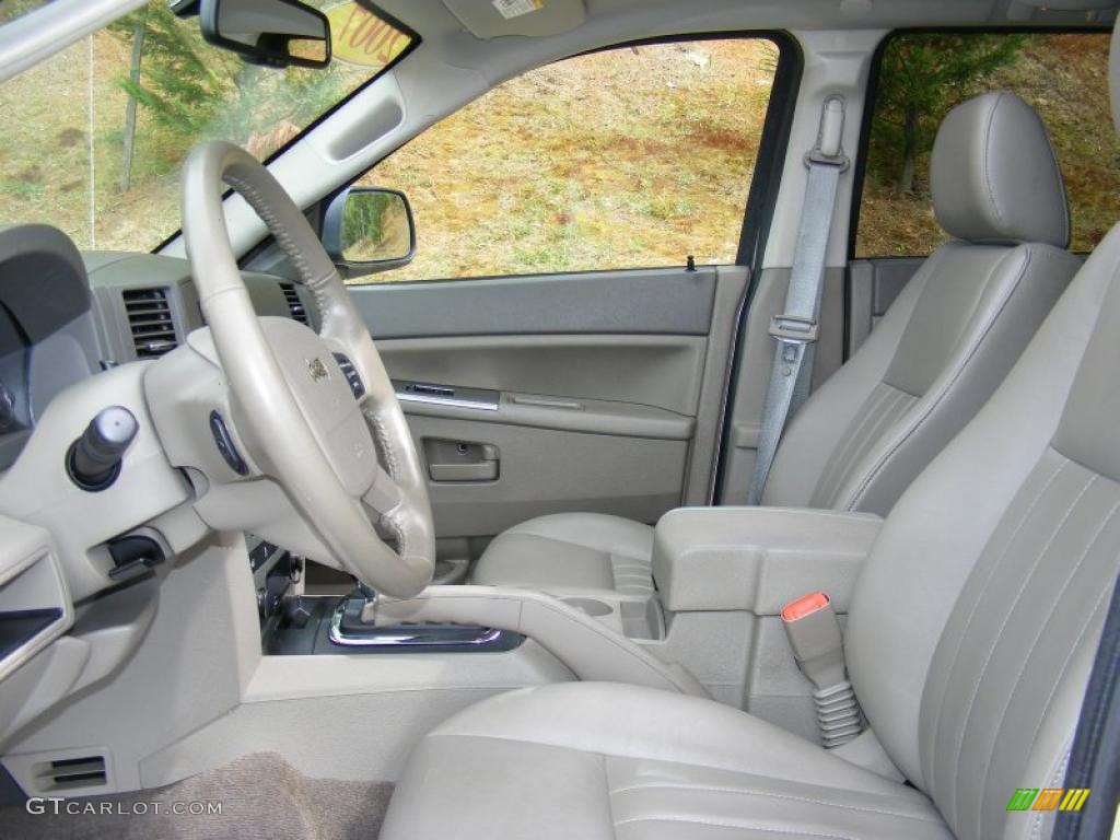 2007 Grand Cherokee Laredo 4x4 - Light Graystone Pearl / Khaki photo #13