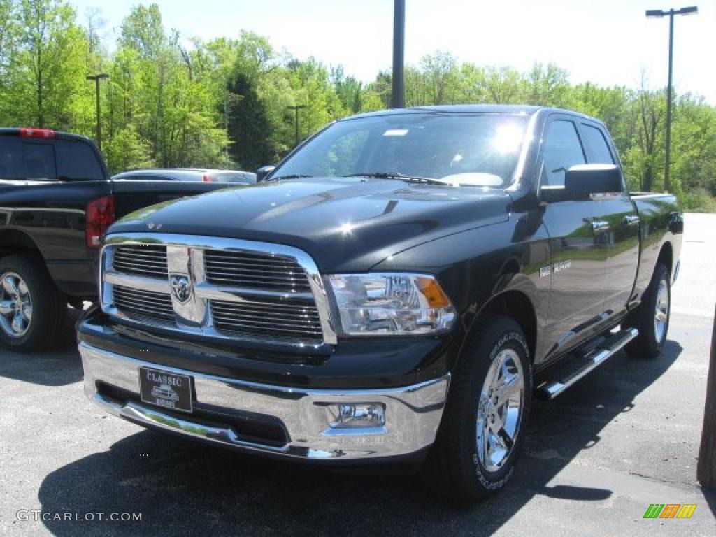 Brilliant Black Crystal Pearl Dodge Ram 1500