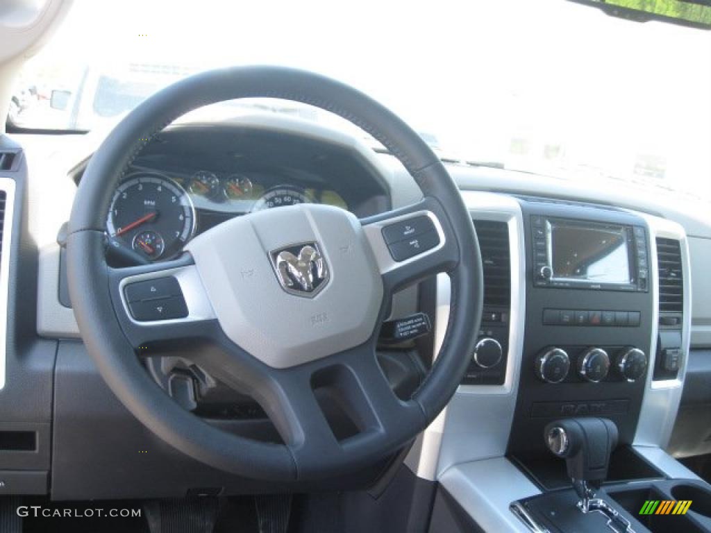 2010 Ram 1500 Big Horn Quad Cab 4x4 - Brilliant Black Crystal Pearl / Dark Slate/Medium Graystone photo #9