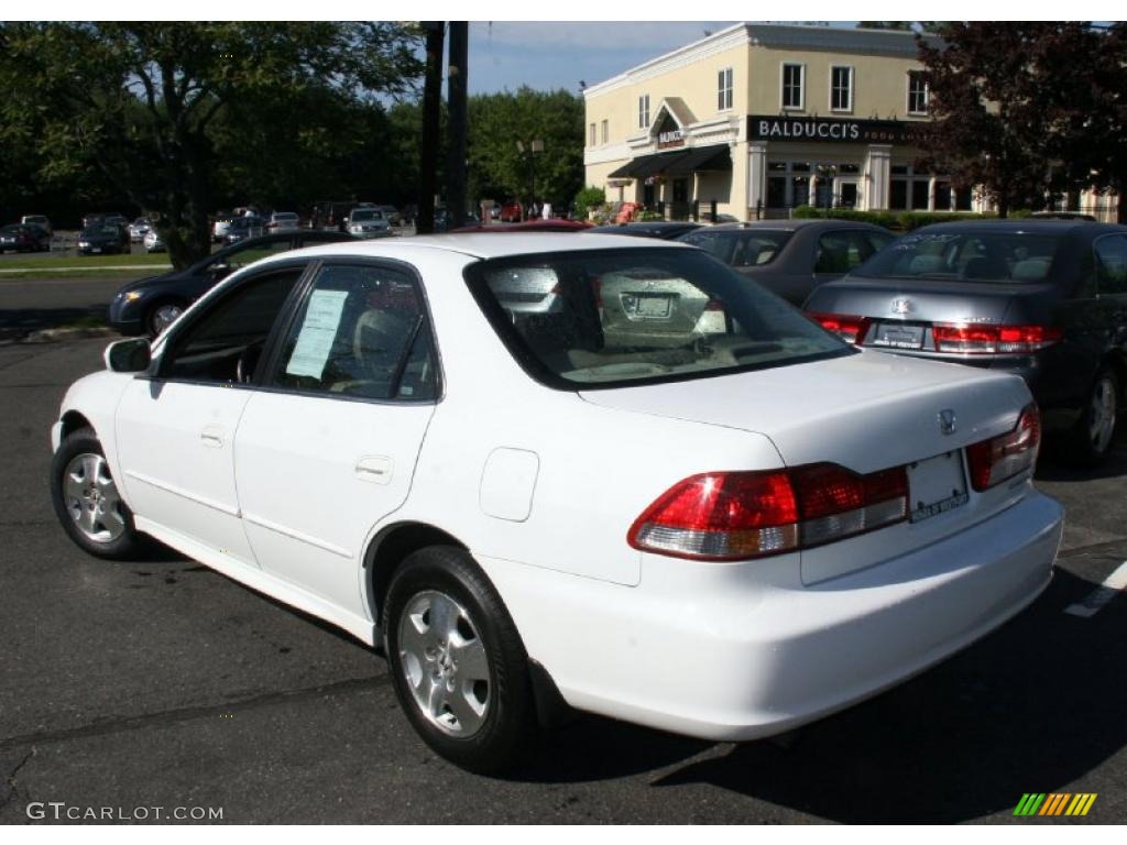 2001 Accord EX V6 Sedan - Taffeta White / Ivory photo #8