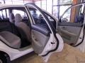 2009 Clear White Kia Spectra EX Sedan  photo #25