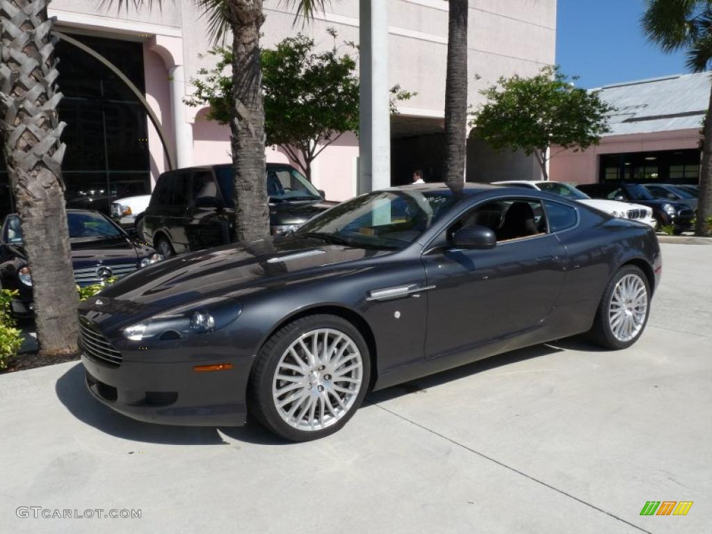 Meteorite Silver Aston Martin DB9