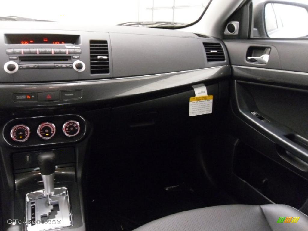 2010 Lancer Sportback GTS - Wicked White Metallic / Black photo #17