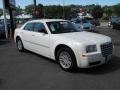 2009 Cool Vanilla White Chrysler 300   photo #3