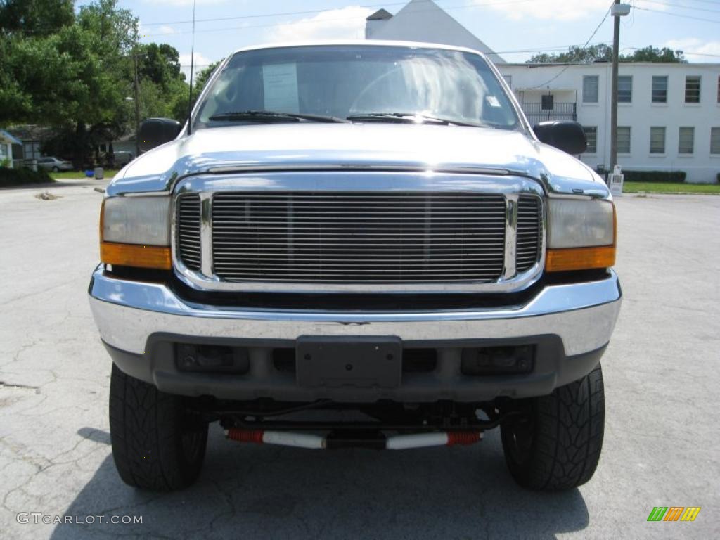 2000 F250 Super Duty XLT Crew Cab 4x4 - Oxford White / Medium Parchment photo #2