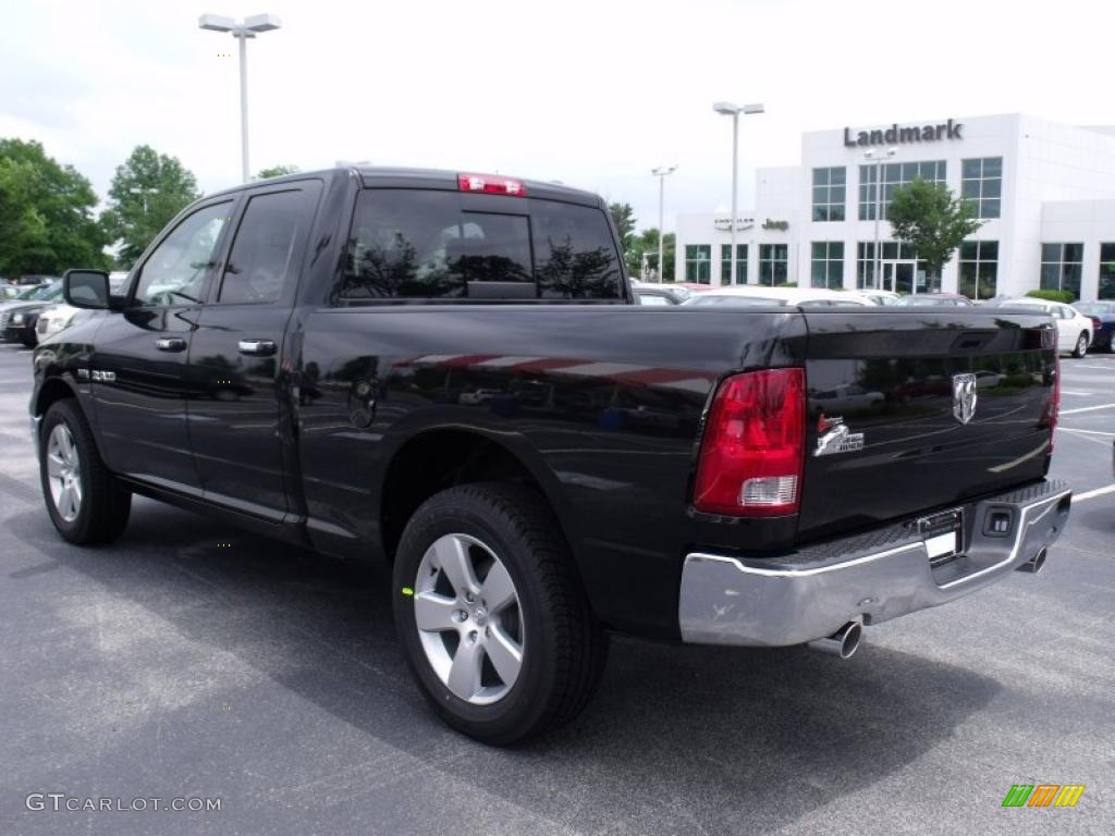 2010 Ram 1500 Big Horn Quad Cab - Brilliant Black Crystal Pearl / Dark Slate/Medium Graystone photo #2