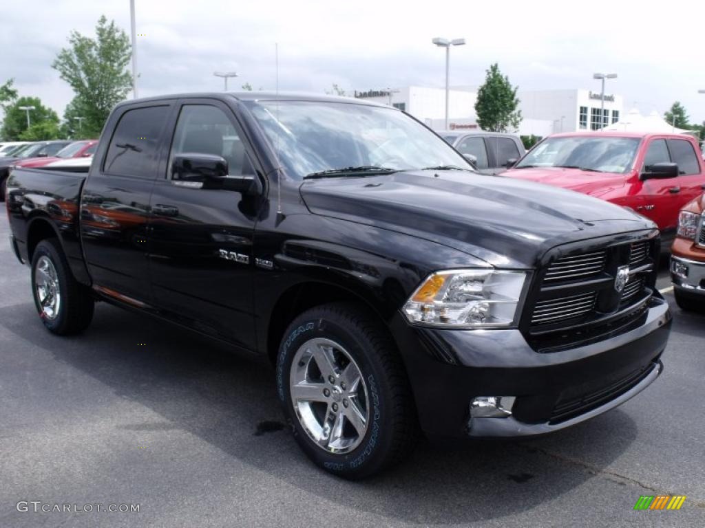 2010 Ram 1500 Sport Crew Cab - Brilliant Black Crystal Pearl / Dark Slate Gray photo #4