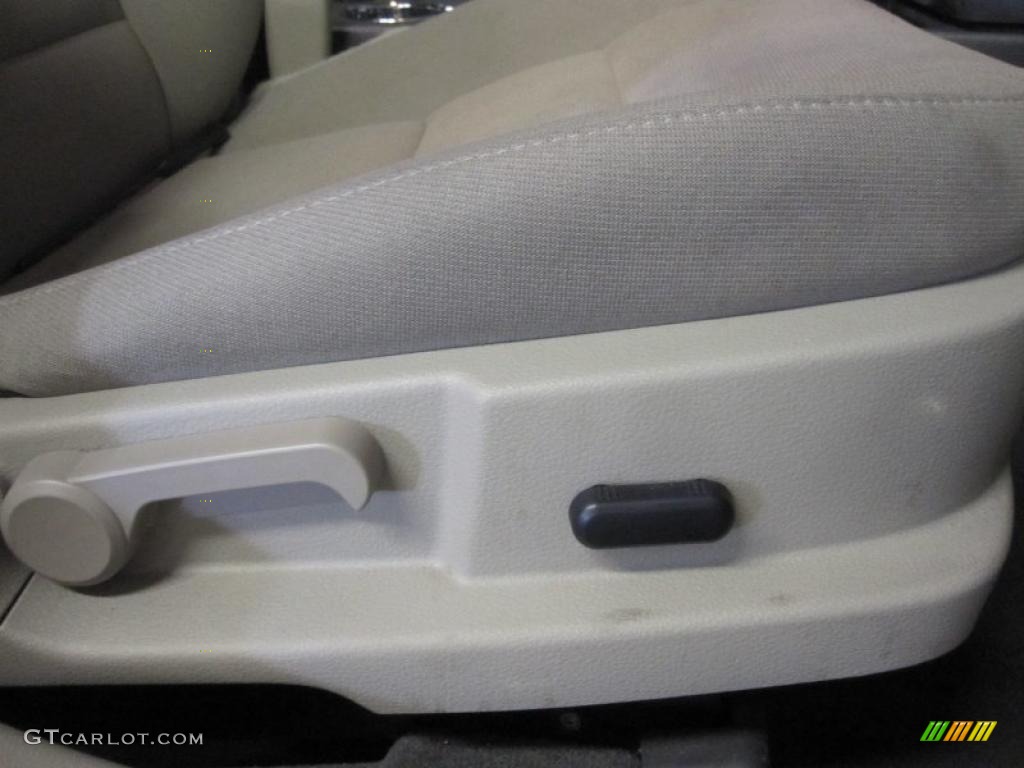 2010 Fusion Hybrid - Brilliant Silver Metallic / Medium Light Stone photo #11