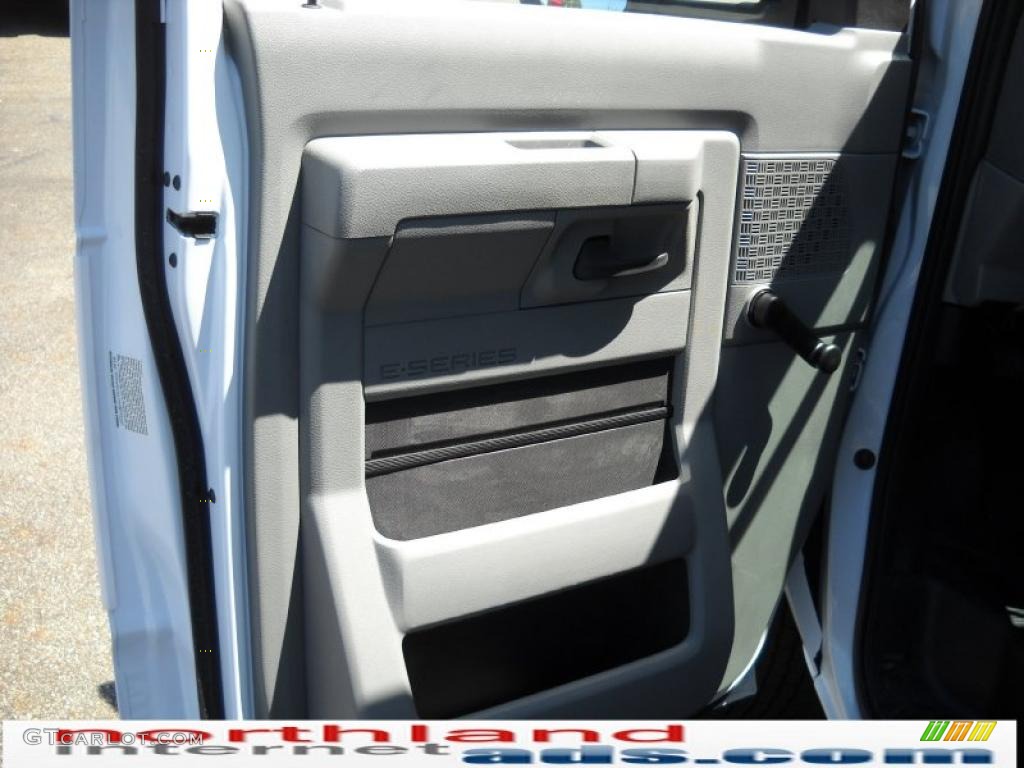 2010 E Series Cutaway E350 Commercial Moving Van - Oxford White / Medium Flint photo #9