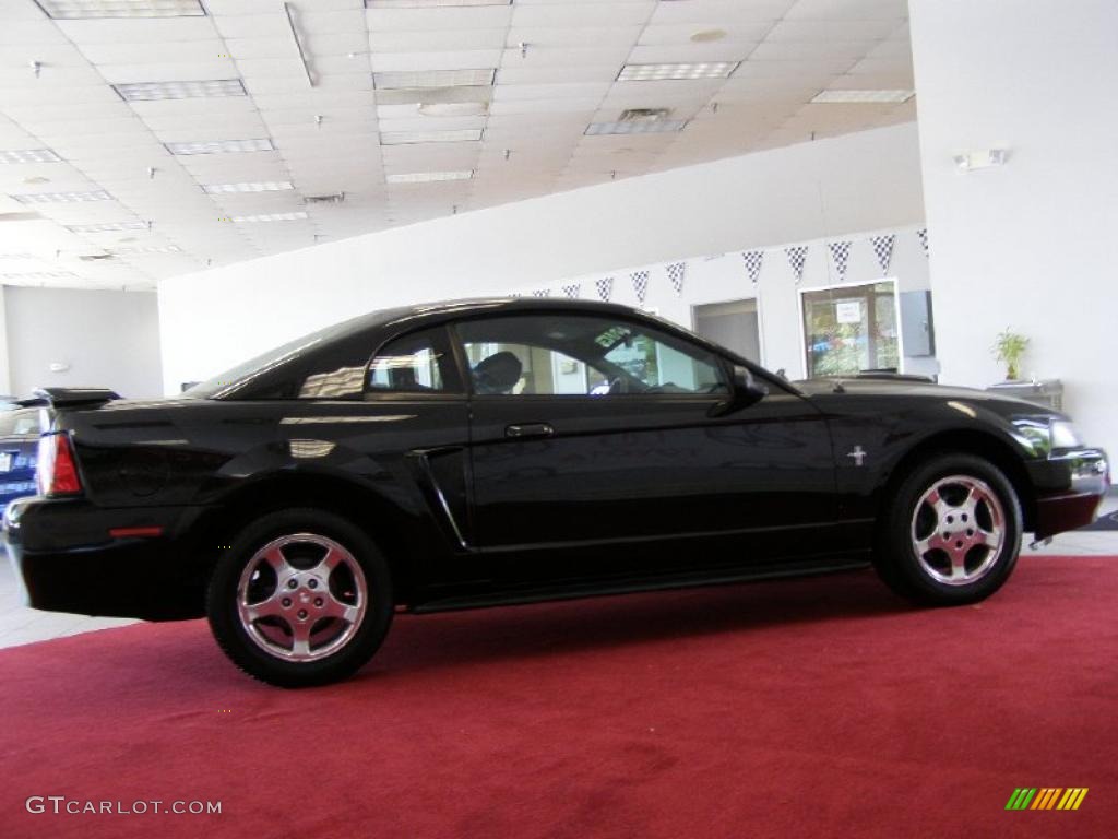 2003 Mustang V6 Coupe - Black / Dark Charcoal photo #10