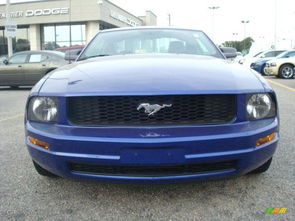 2005 Mustang V6 Deluxe Coupe - Sonic Blue Metallic / Light Graphite photo #8