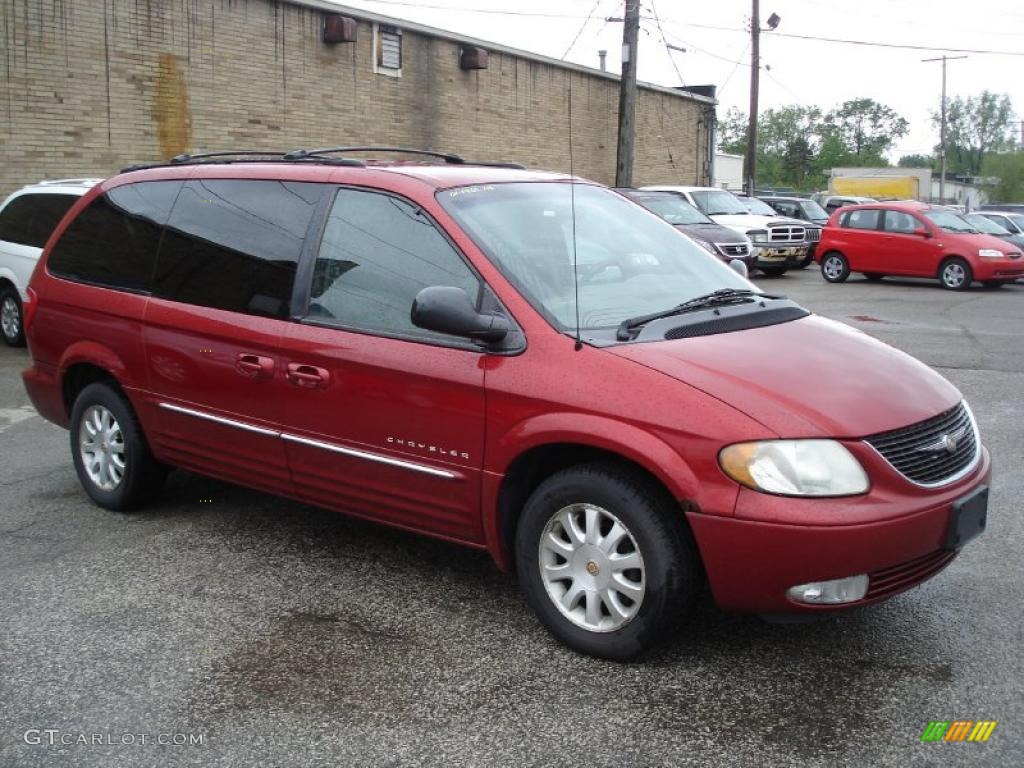 2001 Town & Country LXi - Inferno Red Pearl / Taupe photo #1