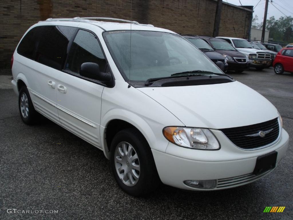 2003 Town & Country LXi - Stone White / Taupe photo #3