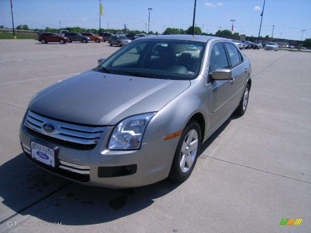 2008 Fusion SE - Vapor Silver Metallic / Medium Light Stone photo #7