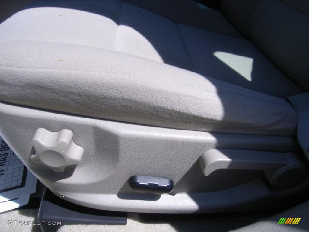 2008 Fusion SE - Vapor Silver Metallic / Medium Light Stone photo #22