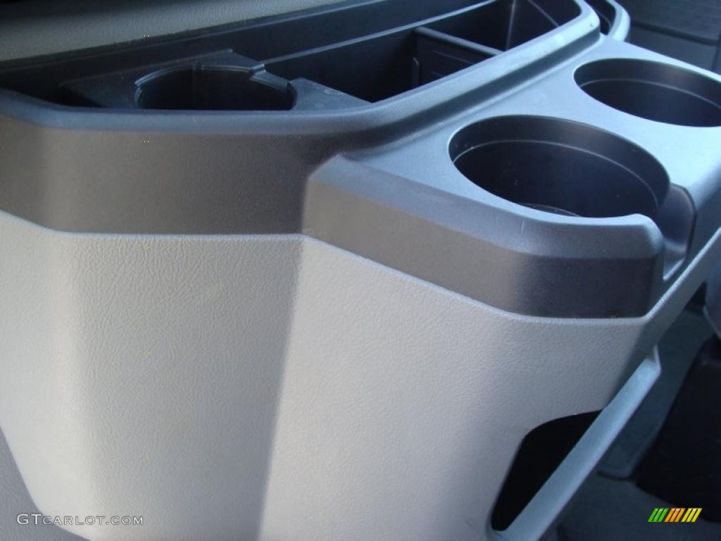 2009 E Series Van E350 Super Duty XLT Extended Passenger - Oxford White / Medium Flint photo #16