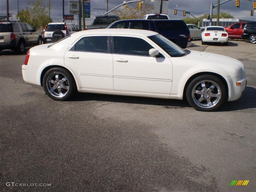 2006 300 Touring - Stone White / Dark Slate Gray/Light Graystone photo #4