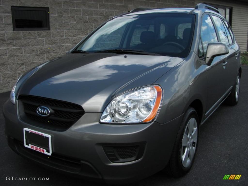 Titanium Gray Kia Rondo