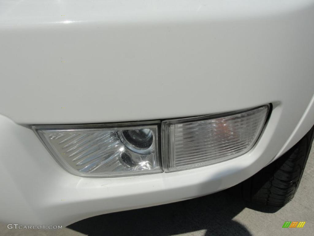 2004 4Runner SR5 - Natural White / Taupe photo #9