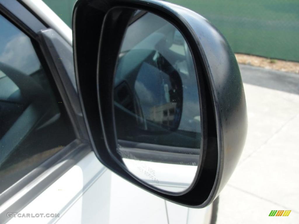 2004 4Runner SR5 - Natural White / Taupe photo #18