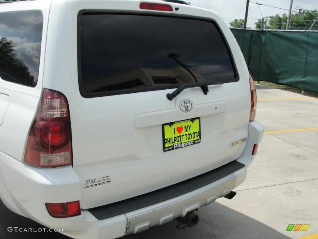 2004 4Runner SR5 - Natural White / Taupe photo #21