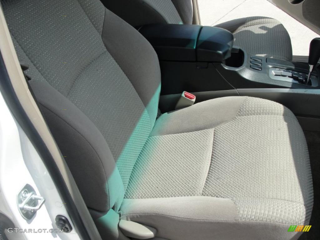 2004 4Runner SR5 - Natural White / Taupe photo #25