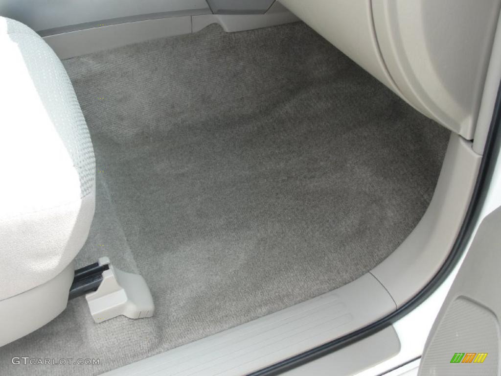 2004 4Runner SR5 - Natural White / Taupe photo #26