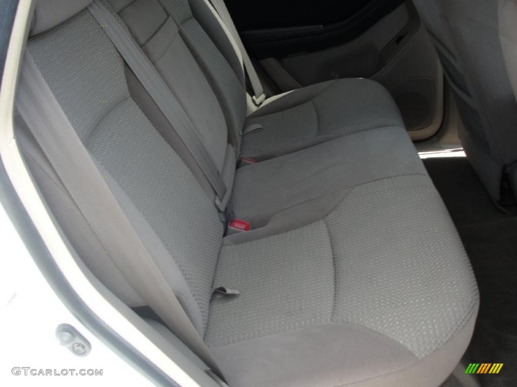 2004 4Runner SR5 - Natural White / Taupe photo #29