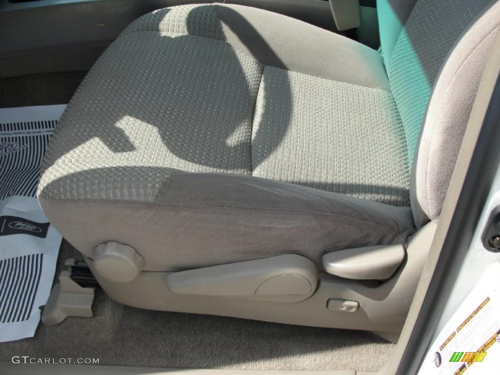 2004 4Runner SR5 - Natural White / Taupe photo #40