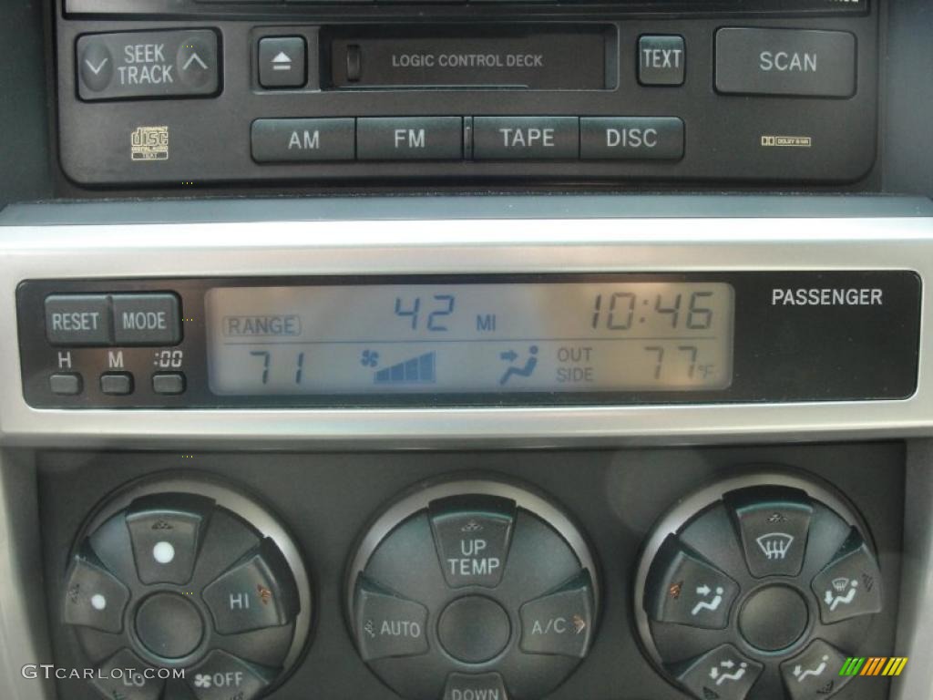 2004 4Runner SR5 - Natural White / Taupe photo #44