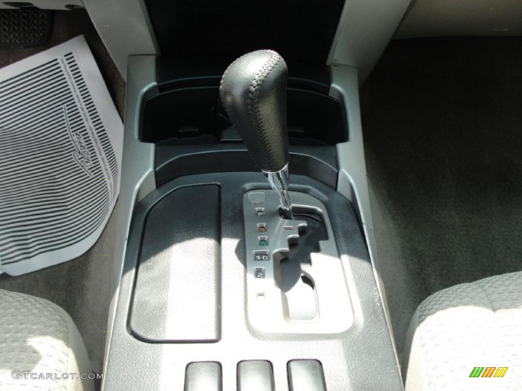 2004 4Runner SR5 - Natural White / Taupe photo #46