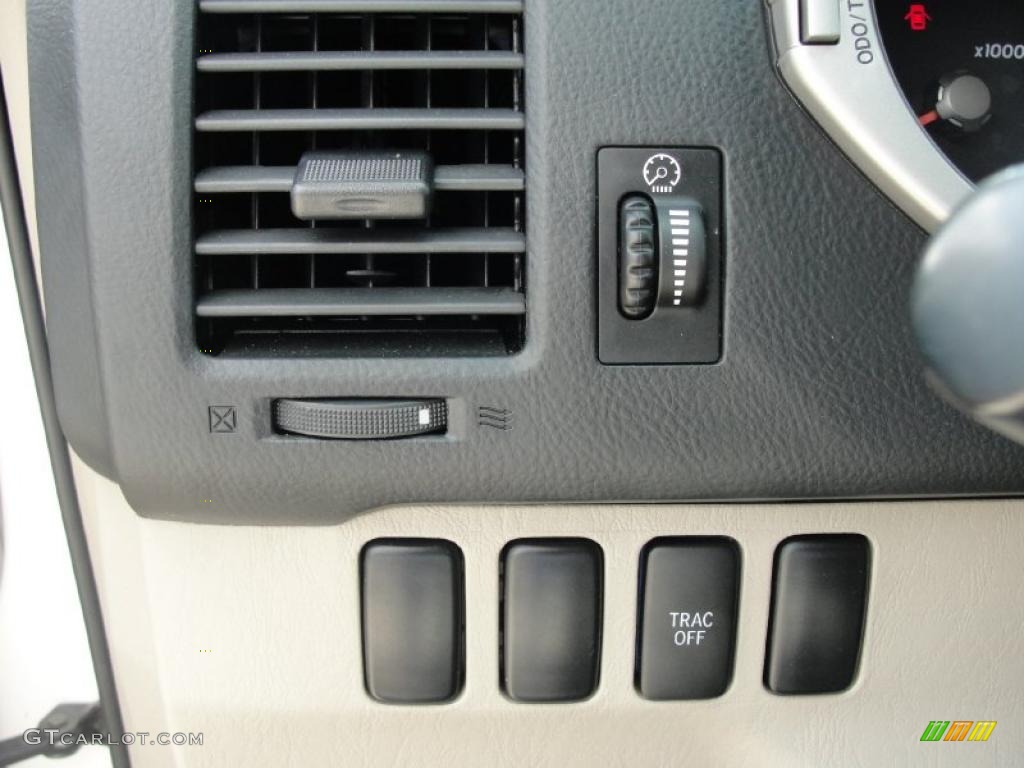 2004 4Runner SR5 - Natural White / Taupe photo #51