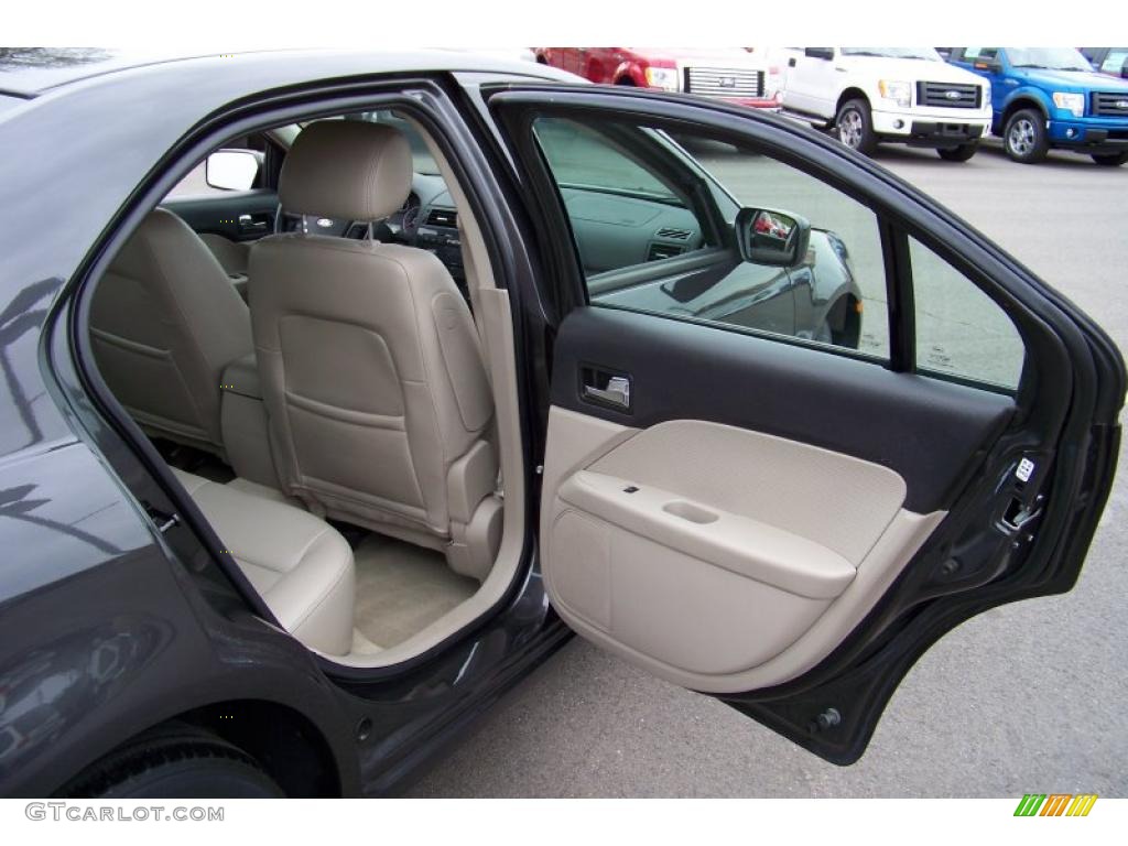 2007 Fusion SE V6 AWD - Alloy Metallic / Light Stone photo #17