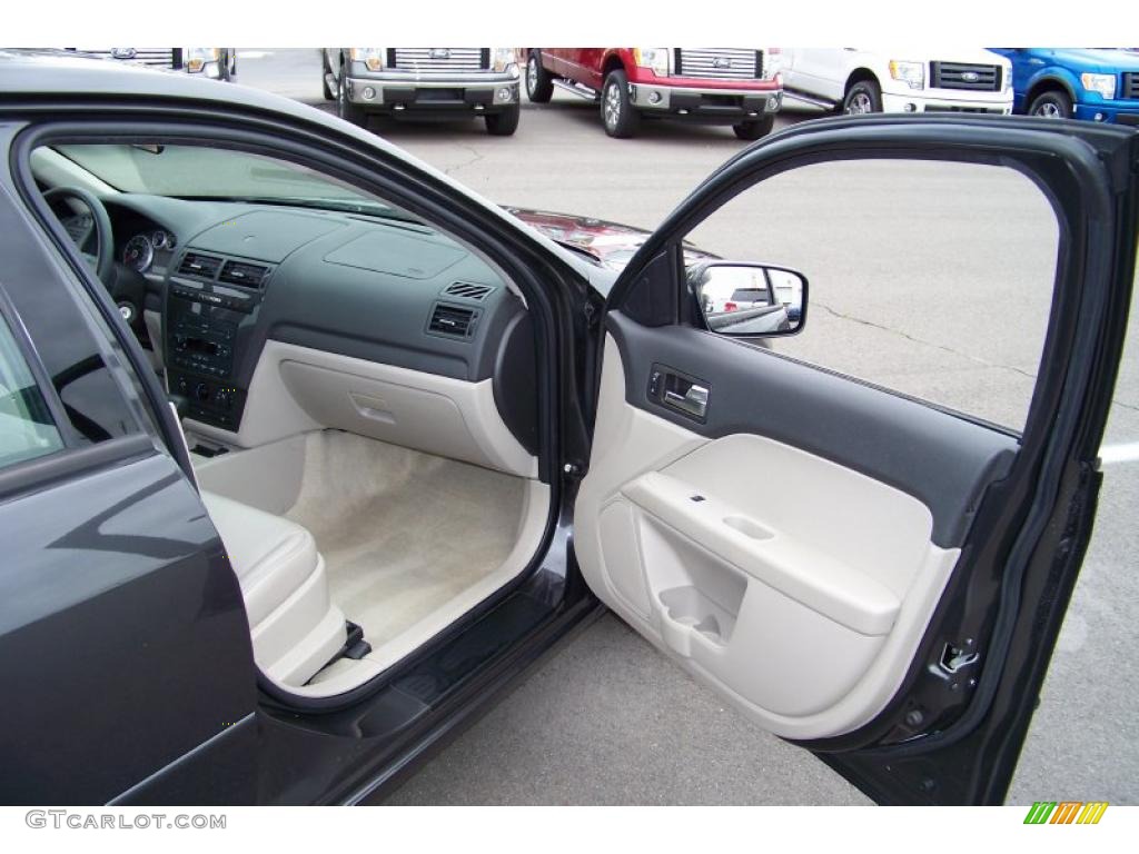 2007 Fusion SE V6 AWD - Alloy Metallic / Light Stone photo #19