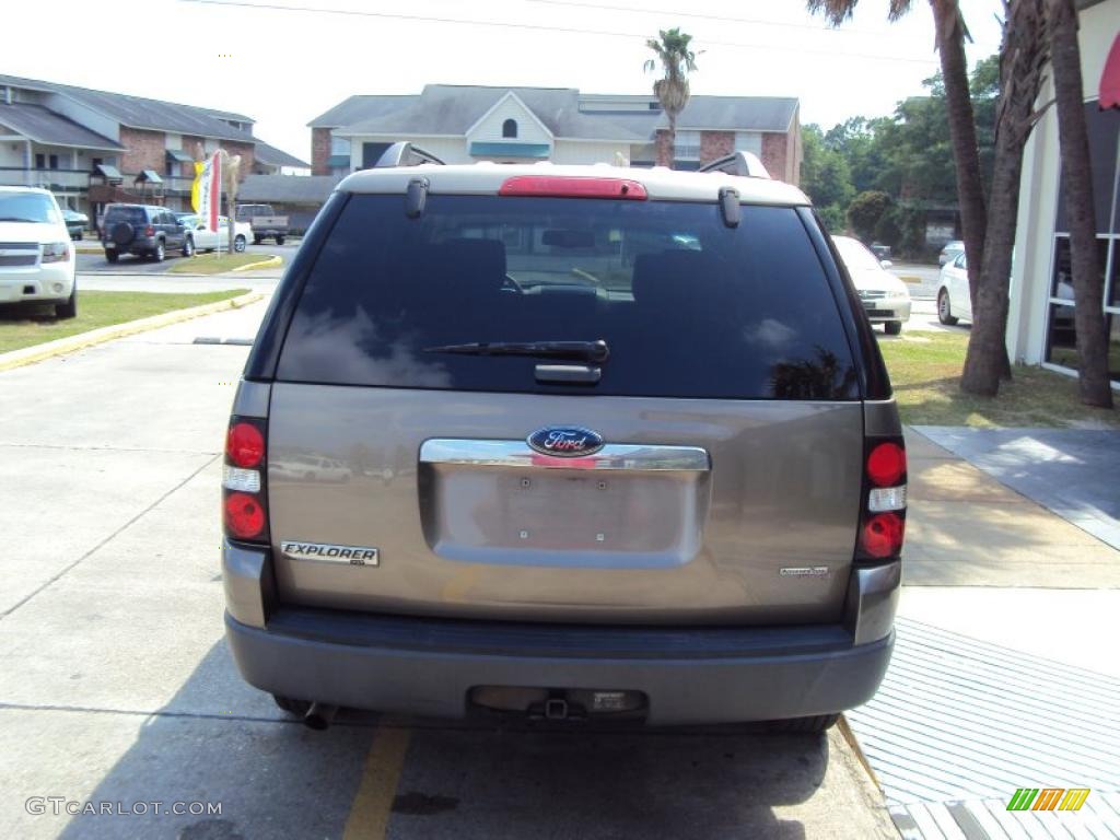2006 Explorer XLT - Silver Birch Metallic / Camel photo #2