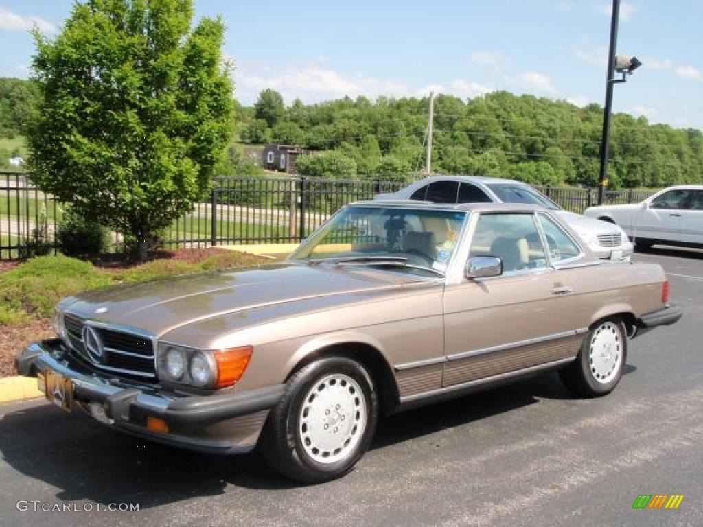 1988 SL Class 560 SL Roadster - Light Beige Metallic / Parchment photo #1