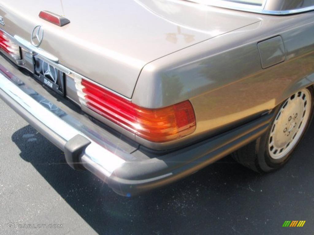 1988 SL Class 560 SL Roadster - Light Beige Metallic / Parchment photo #22