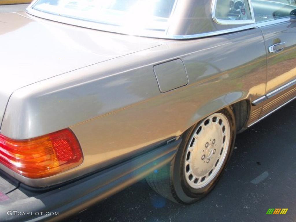 1988 SL Class 560 SL Roadster - Light Beige Metallic / Parchment photo #23