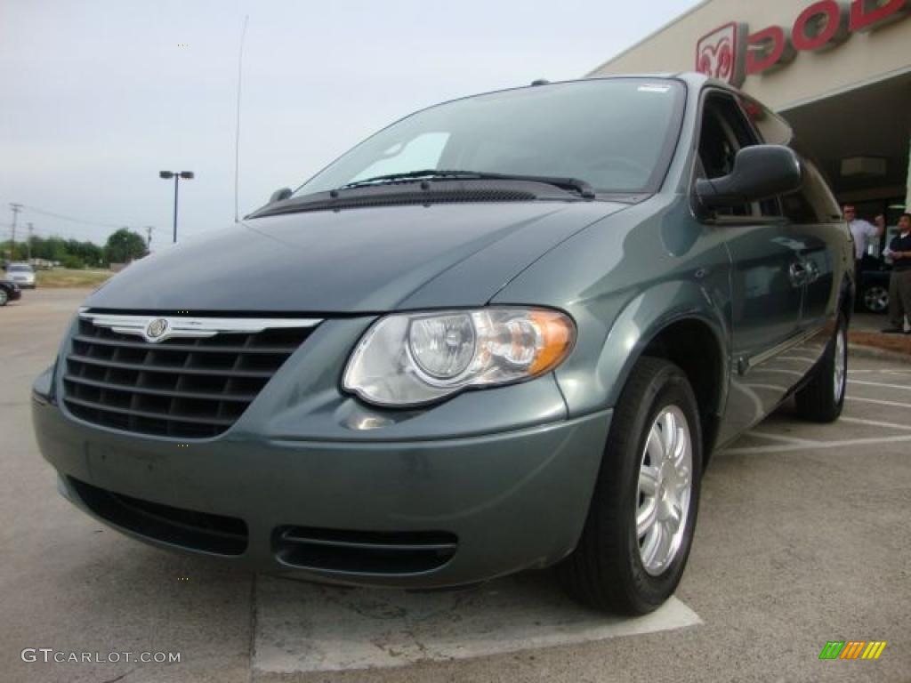 2007 Town & Country Touring - Magnesium Pearl / Medium Slate Gray photo #7
