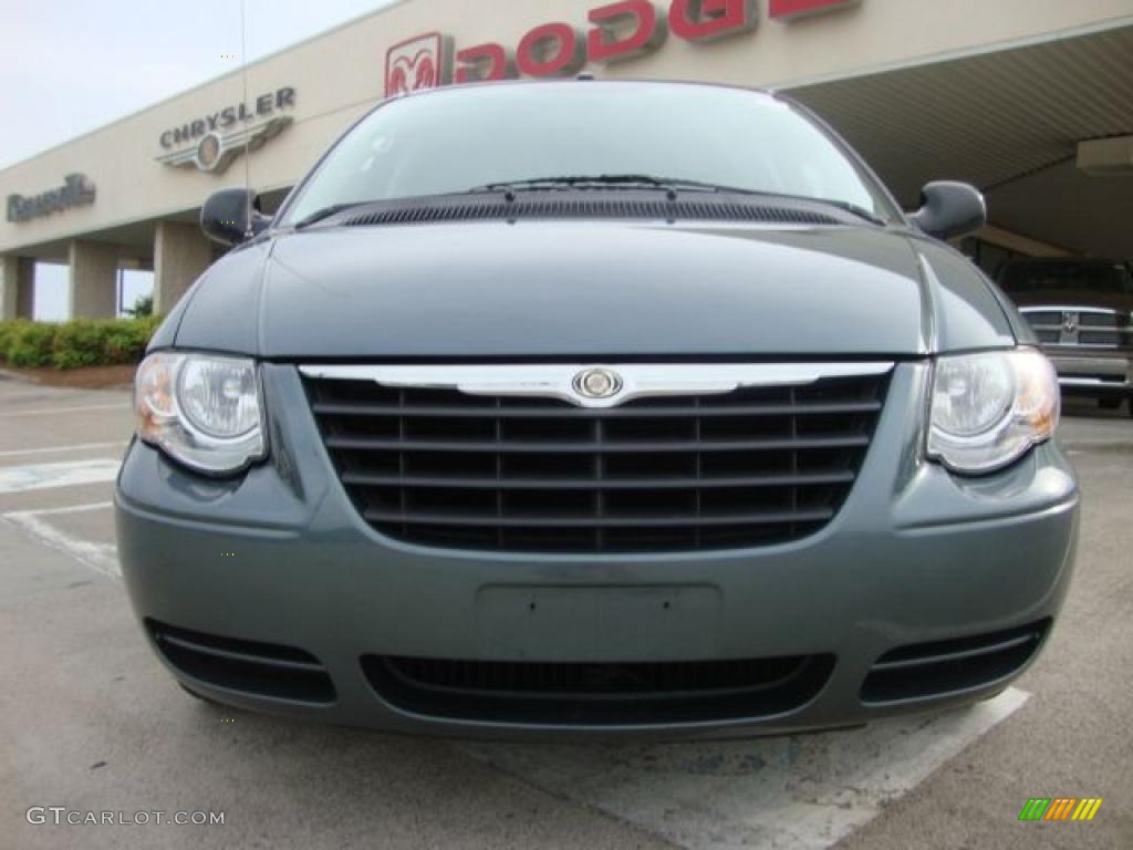 2007 Town & Country Touring - Magnesium Pearl / Medium Slate Gray photo #8