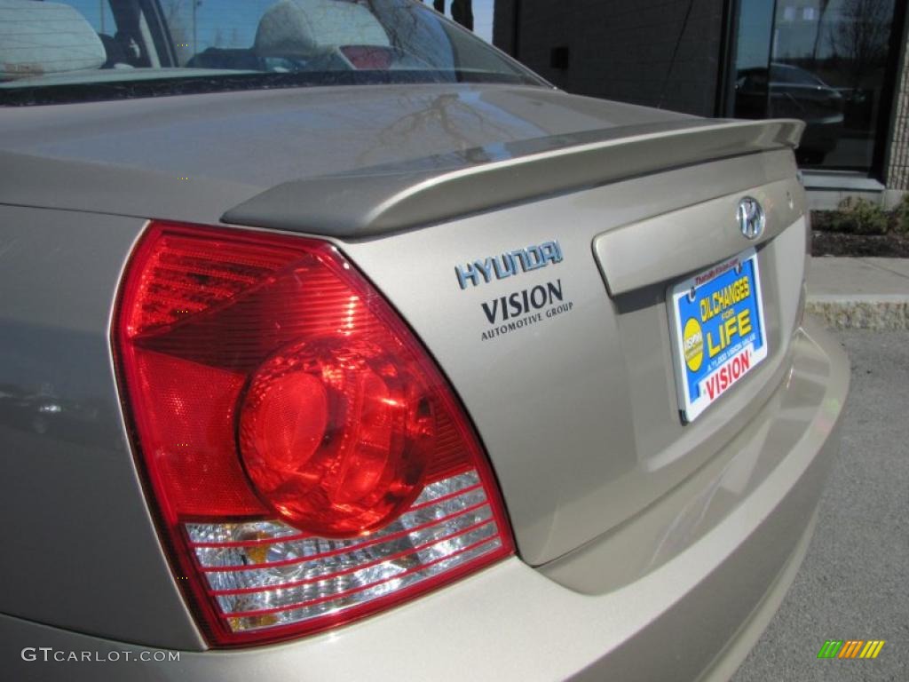 2006 Elantra GLS Sedan - Champagne Beige / Beige photo #25