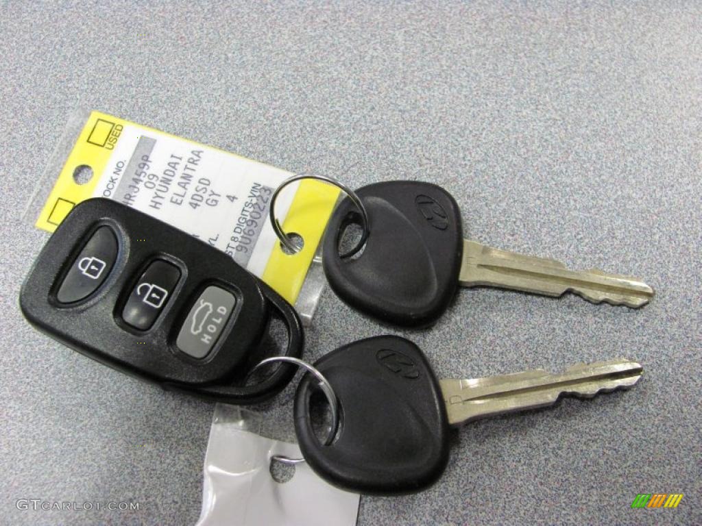 2009 Elantra GLS Sedan - Quicksilver / Gray photo #10