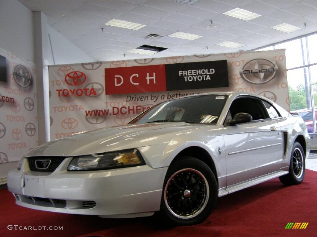 2003 Mustang V6 Coupe - Silver Metallic / Medium Graphite photo #1