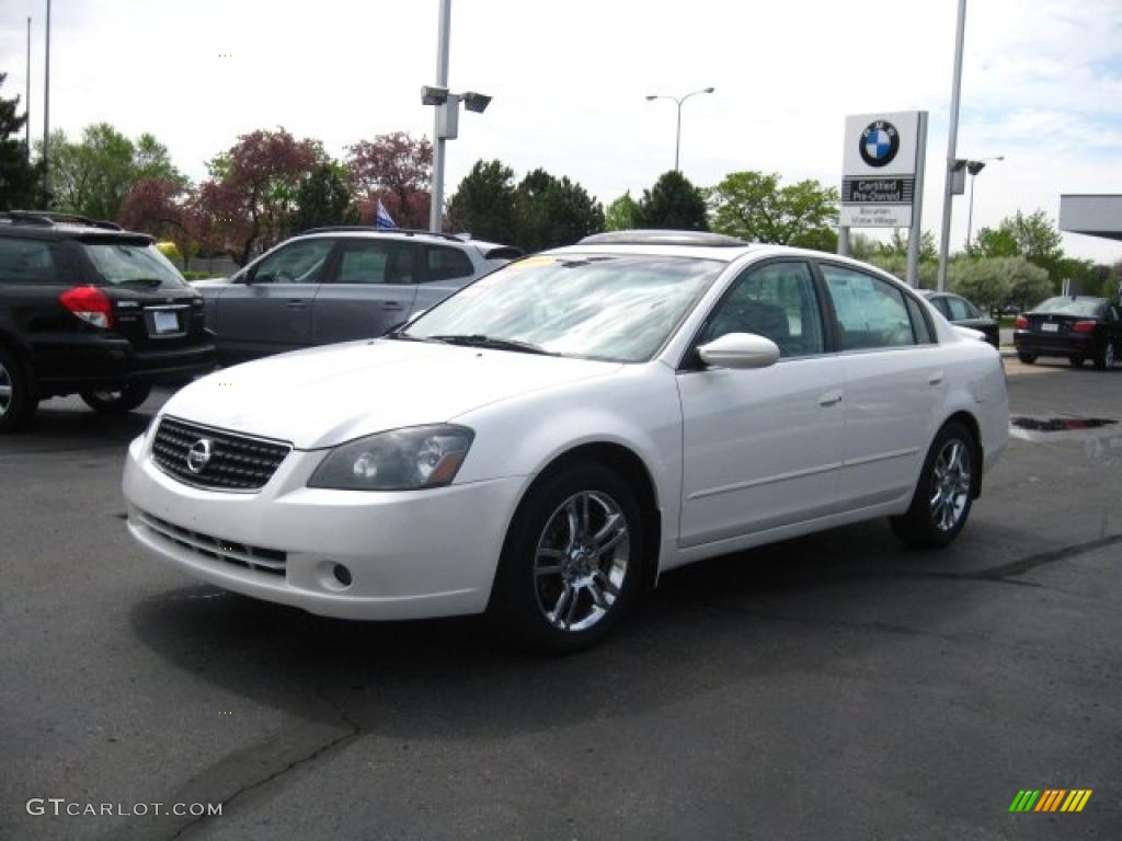 2005 Altima 3.5 SE - Satin White Pearl / Blond photo #1