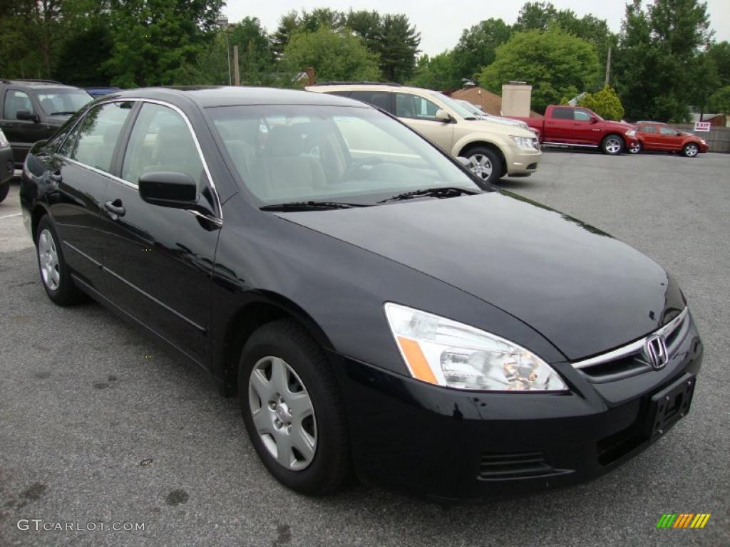 2007 Accord LX Sedan - Nighthawk Black Pearl / Ivory photo #4