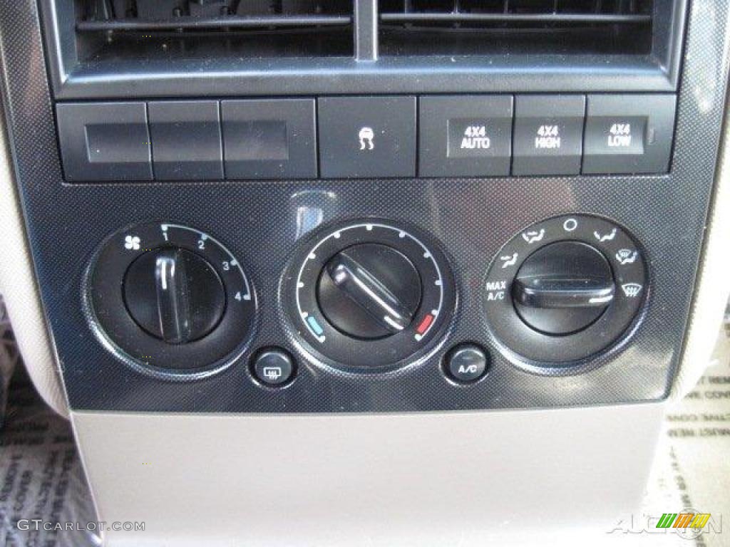2006 Explorer XLT 4x4 - Silver Birch Metallic / Stone photo #17