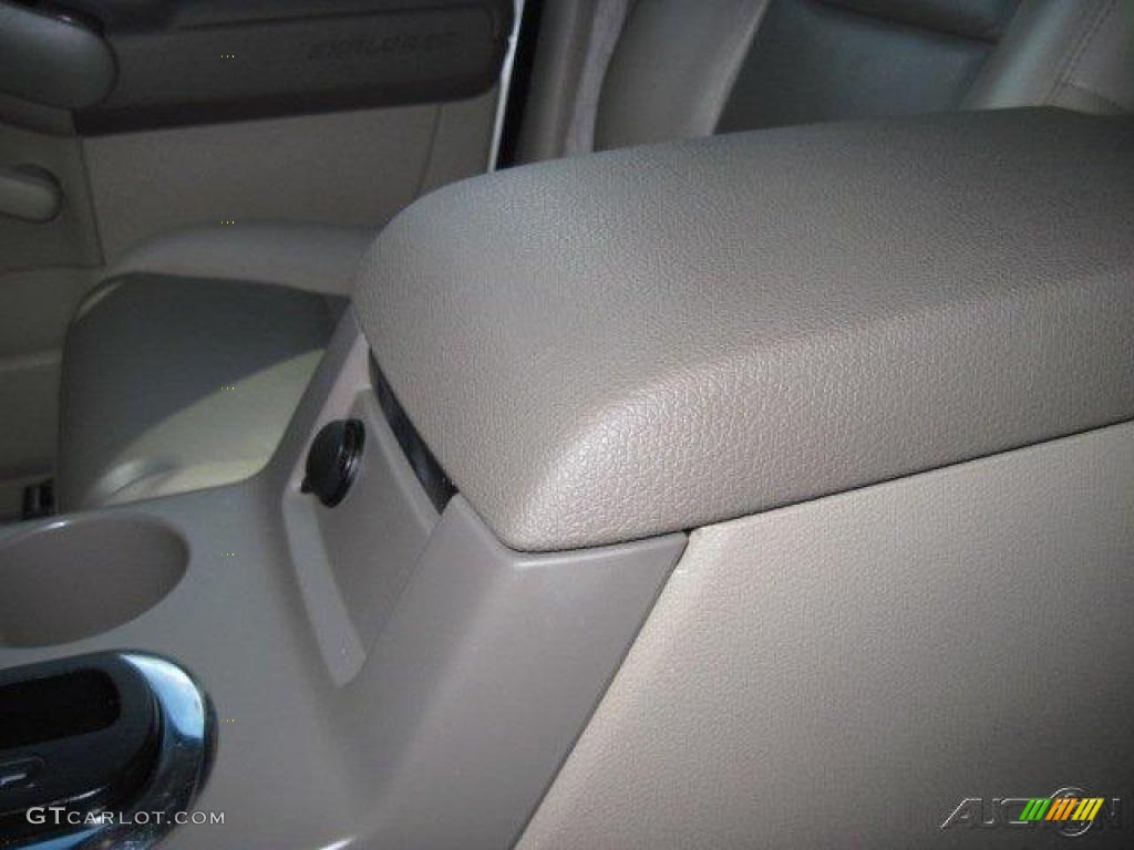 2006 Explorer XLT 4x4 - Silver Birch Metallic / Stone photo #20