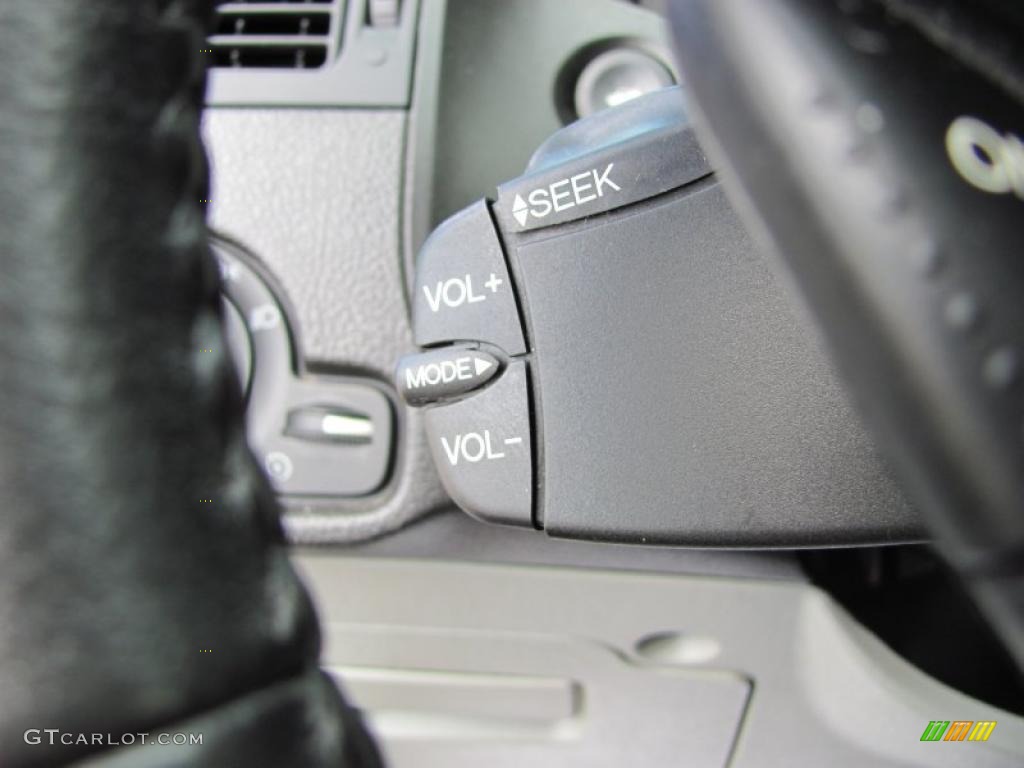 2005 Focus ZX5 SES Hatchback - Sonic Blue Metallic / Dark Flint/Light Flint photo #19